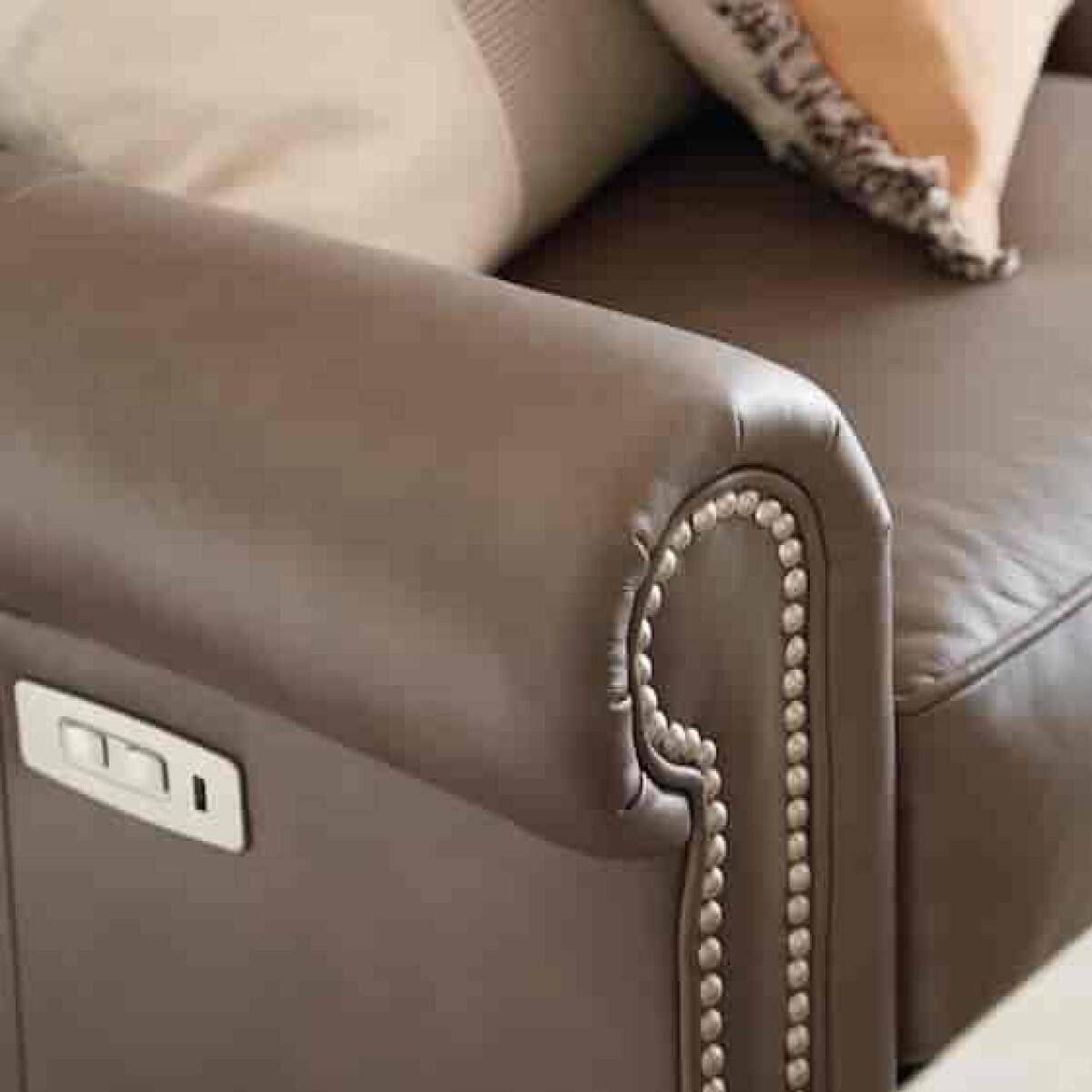 Benchmade Reclining Motion Leather Sofa Sofas Bassett Furniture